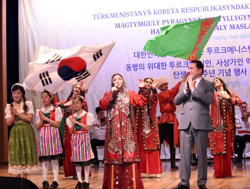 ☆(detox) Article 1 Culture Days of Turkmenistan in the Republic of Korea held in the Korea Chamber of Commerce and Industry's Grand Hall Conference Hall_Concert finale.jpg