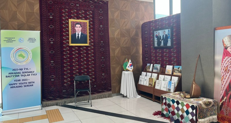 ☆Article 2 Culture Days of Turkmenistan in the Republic of Korea held in Shinhan University_Exhibition.jpg