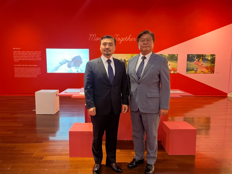 8.1. 주한 카자흐 대사 방문 (1).jpg